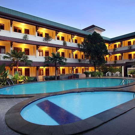 Cakra Kembang Hotel Kejayan Εξωτερικό φωτογραφία