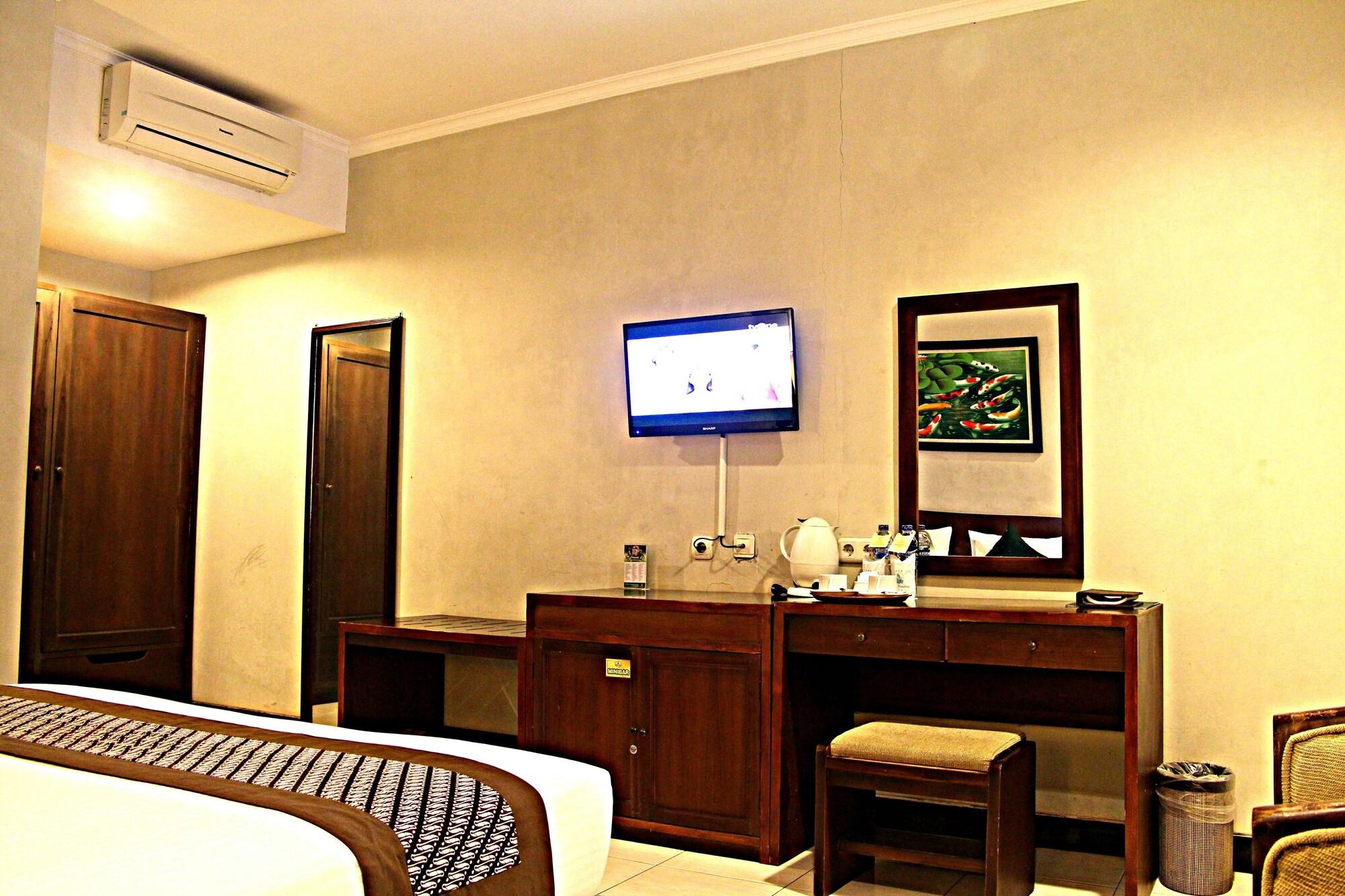 Cakra Kembang Hotel Kejayan Εξωτερικό φωτογραφία