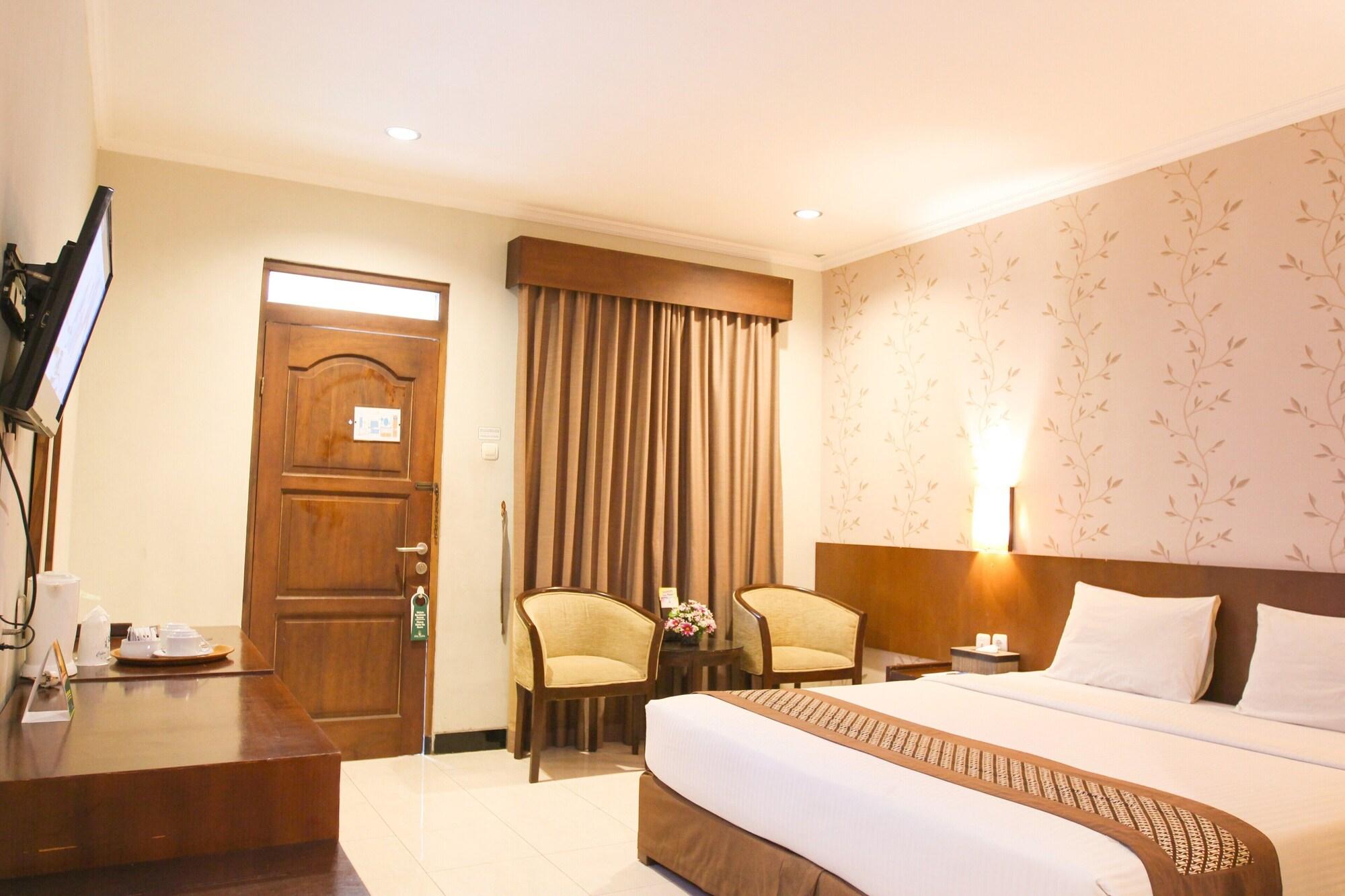 Cakra Kembang Hotel Kejayan Εξωτερικό φωτογραφία