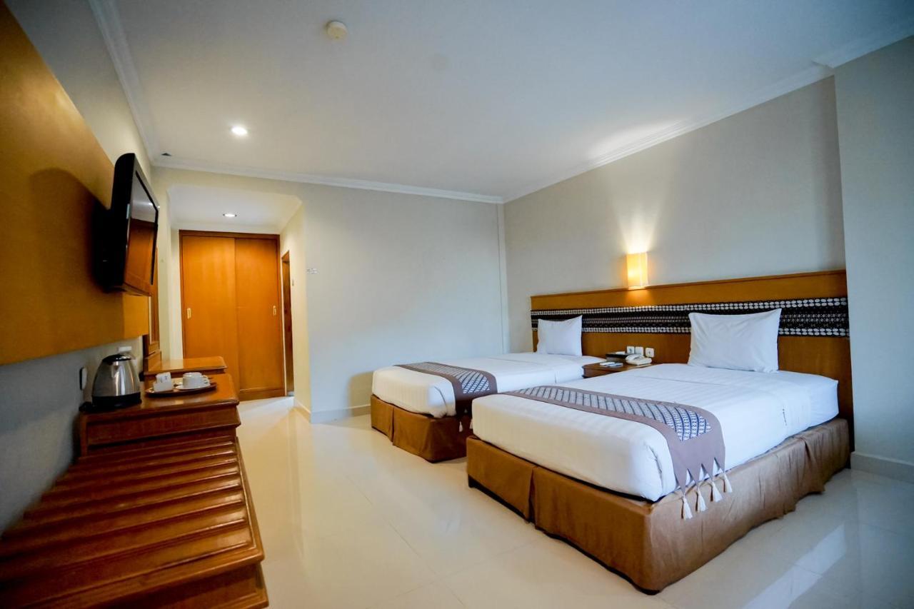 Cakra Kembang Hotel Kejayan Εξωτερικό φωτογραφία