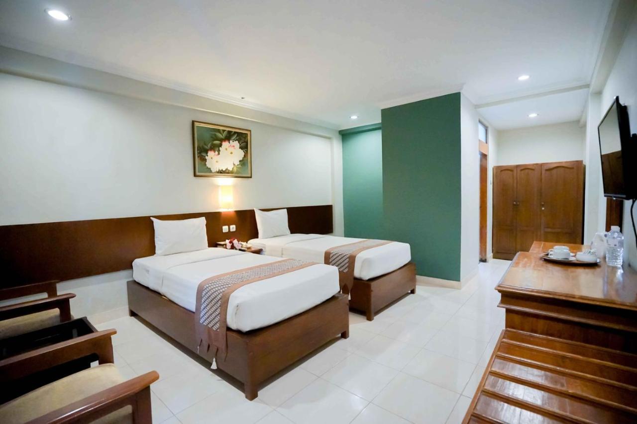 Cakra Kembang Hotel Kejayan Εξωτερικό φωτογραφία