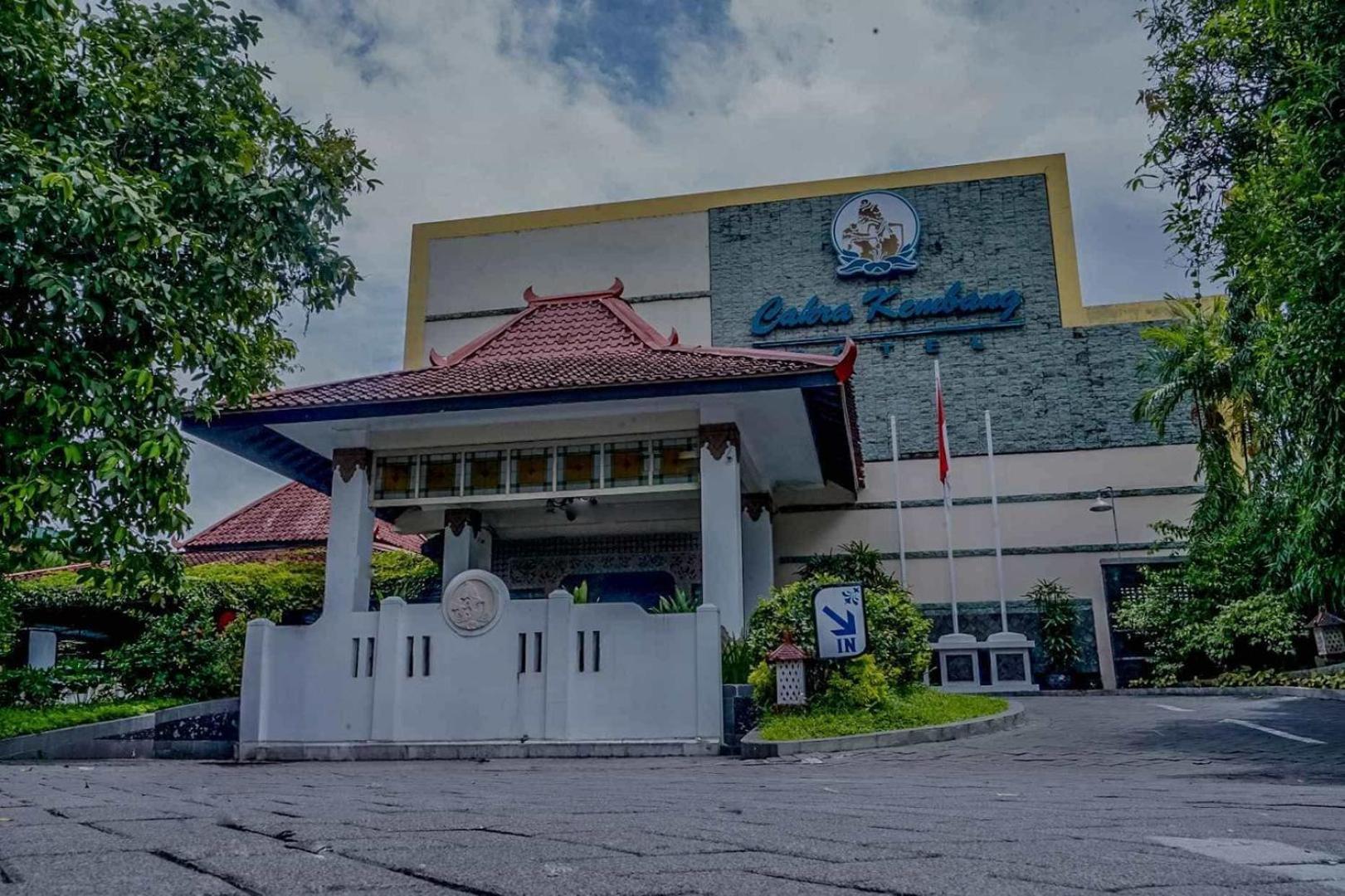 Cakra Kembang Hotel Kejayan Εξωτερικό φωτογραφία