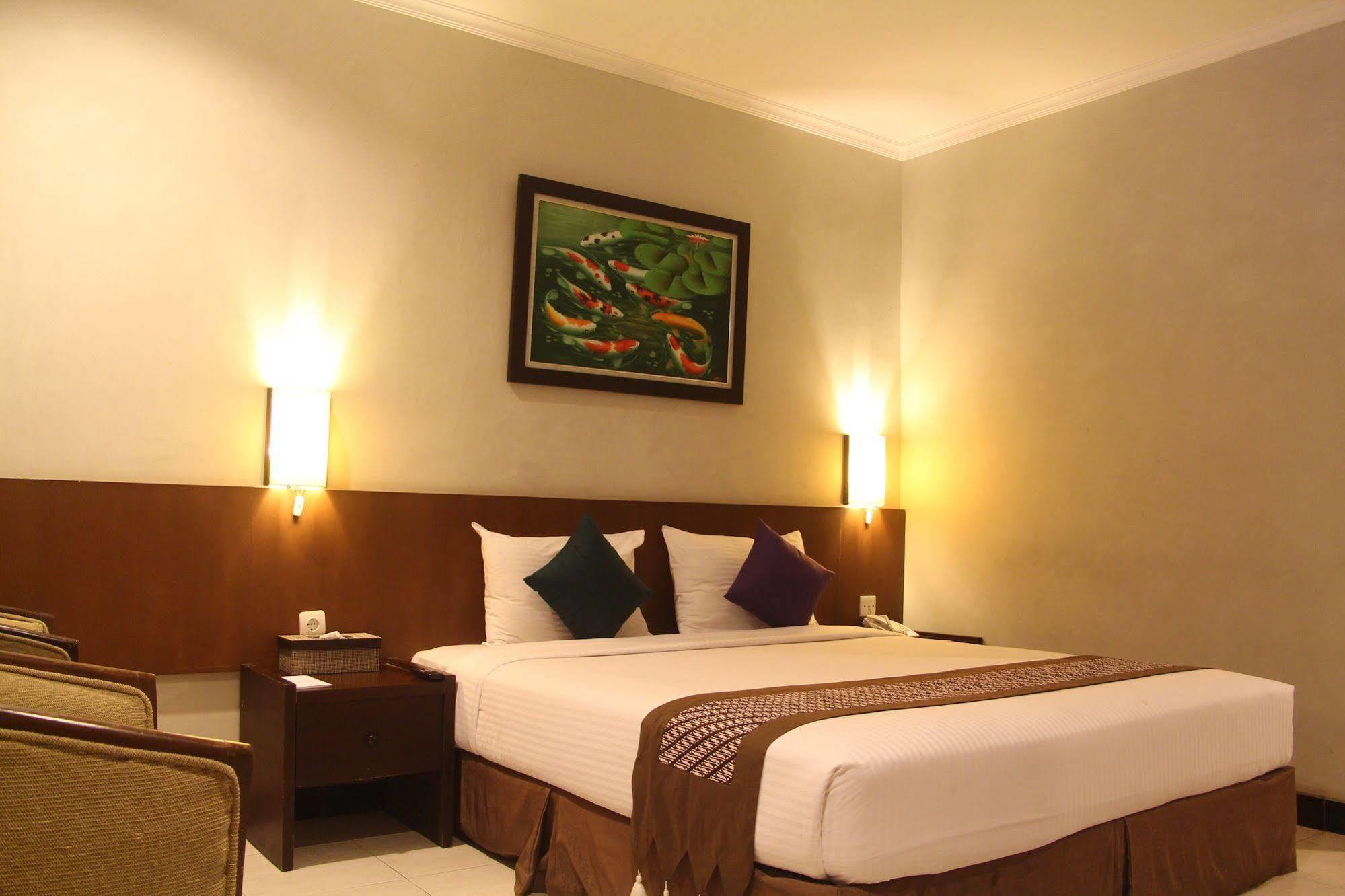 Cakra Kembang Hotel Kejayan Εξωτερικό φωτογραφία