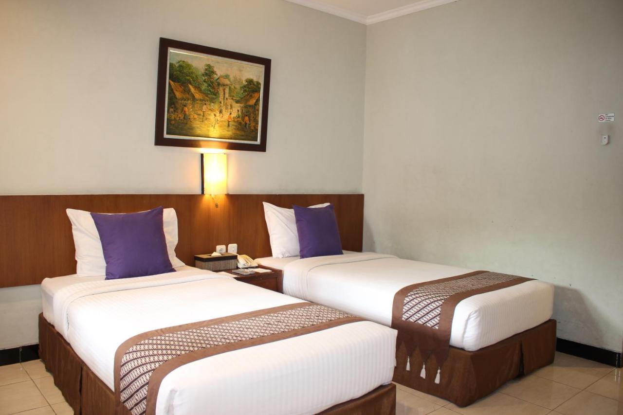 Cakra Kembang Hotel Kejayan Εξωτερικό φωτογραφία